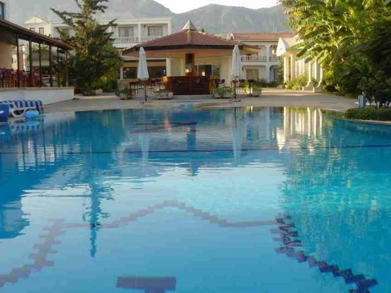 Club Z Kyrenia (Northern Cyprus) Exterior foto